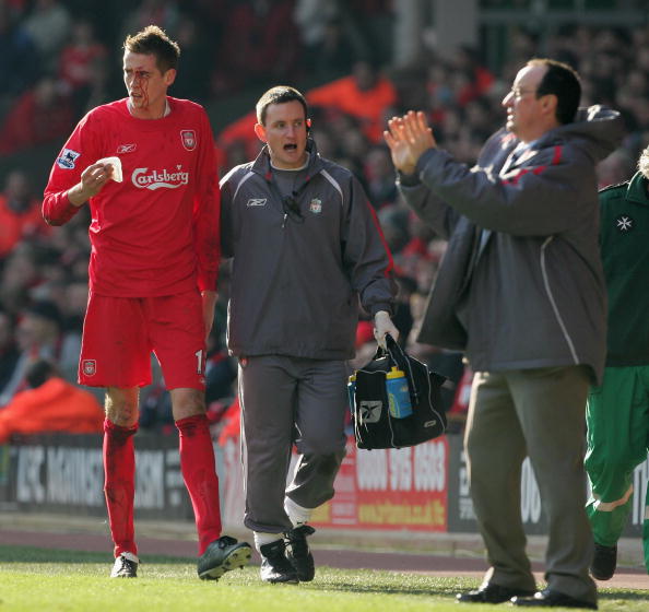 中超三连冠伴随亚冠全年不胜，海港距离“王朝”还差很远（亚冠全年未尝胜绩，中超三连冠的海港距王朝尚远）